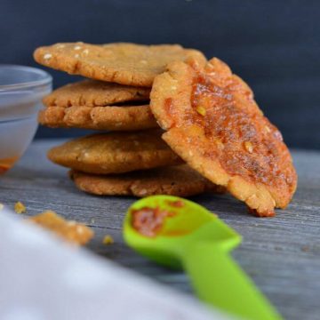 Makki ki mathri is a deep fried Indian snack made with cornmeal.Perfect tea time snack or festival savory snack.