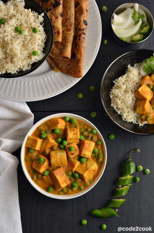 Vegan matar paneer is a vegan version of the most popular Indian matar paneer. Tofu is a perfect substitute for paneer to make a vegan version of matar paneer. Shallow fry tofu cubes and peas are cooked in mildly spiced tomato-cashew gravy to make this vegan matar paneer. Tofu matar masala is a delicious vegan curry.